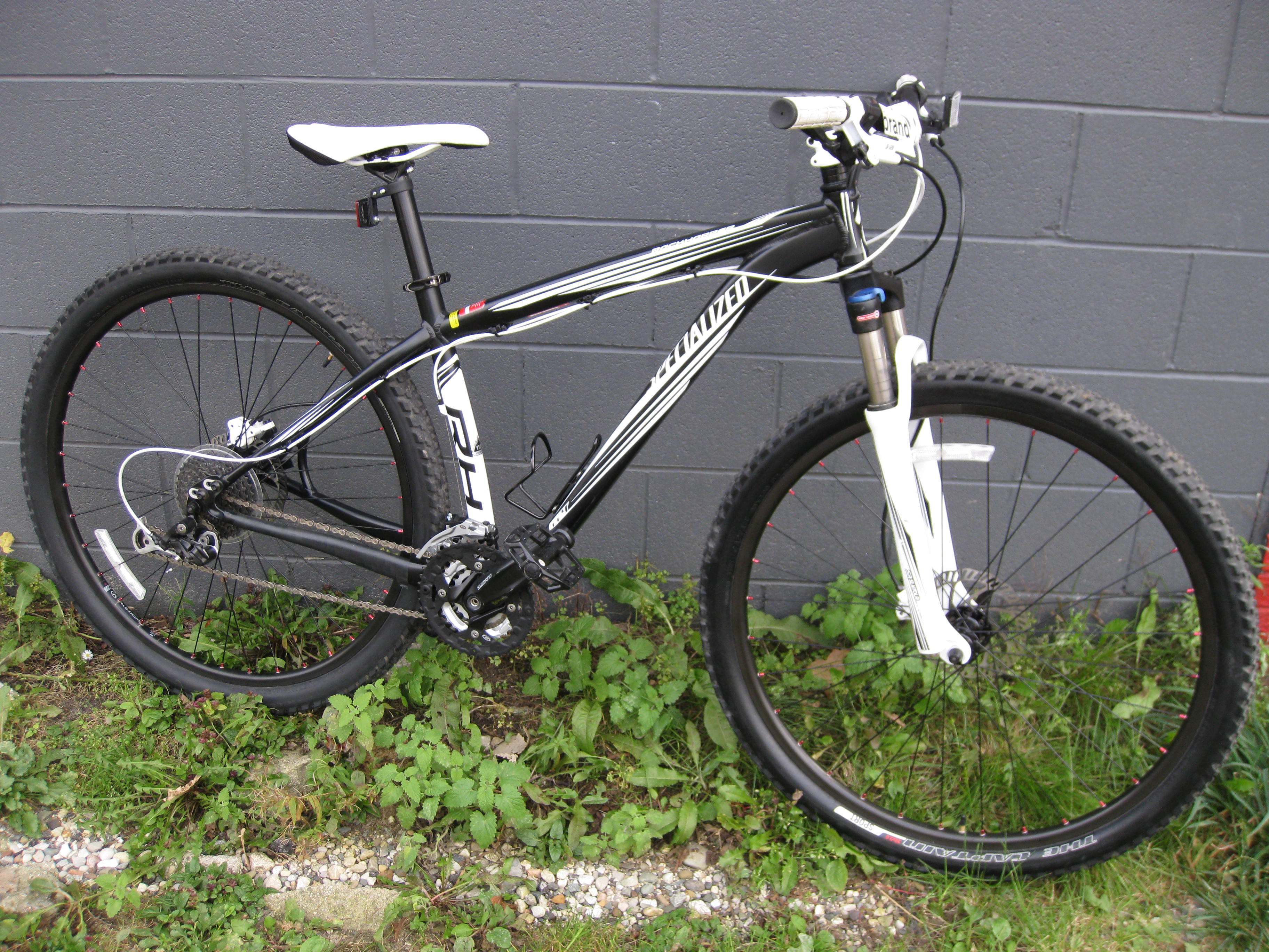 specialized rockhopper mens mountain bike