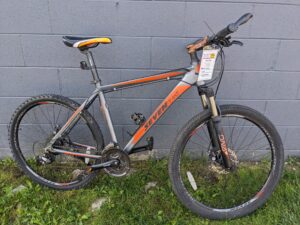 Read more about the article Seven Peaks Cloud 530 LG MTB Gray/Orange – $350